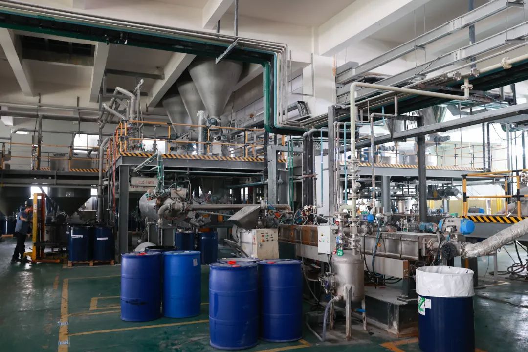 最美生產線 | 走進上海回天 新材料浪潮中的精密“化”語